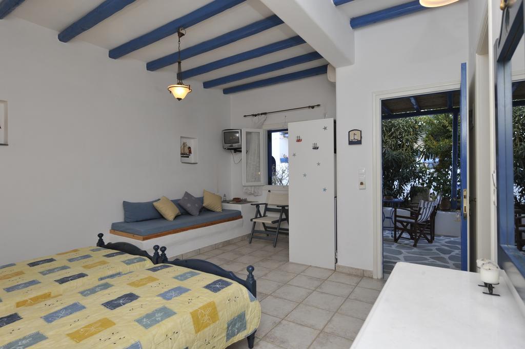 George'S Beach Studios Aliki  Room photo