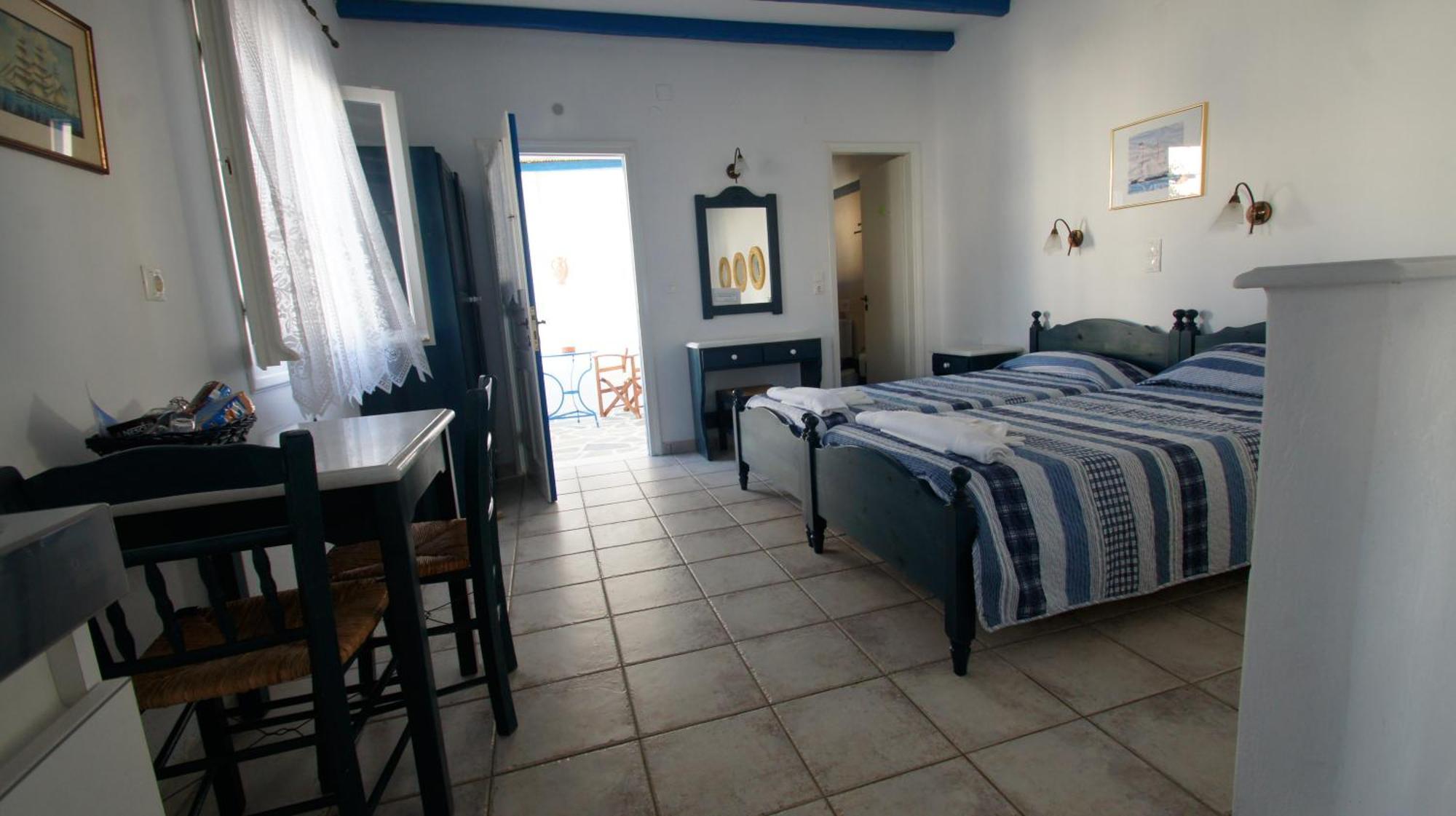 George'S Beach Studios Aliki  Room photo